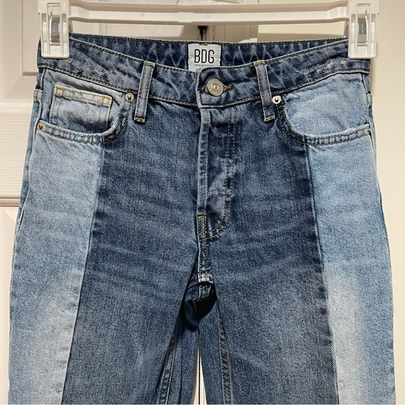 Urban Outfitters BDG jessye two toned mid rise true straight leg jeans 24 - Picture 4 of 16